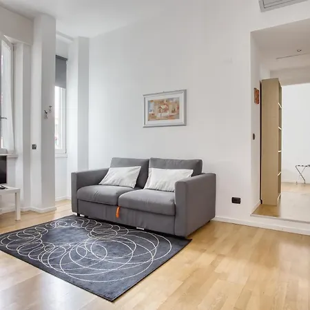 Altido Tasteful Flat Near Centre *